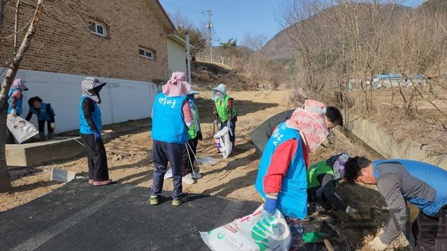 사본 -보도7) 도계마을 국토대청결 활동 (2).jpg